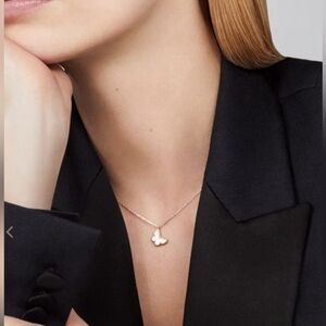 SOLD - Van Cleef & Arpels Sweet Butterflies necklace